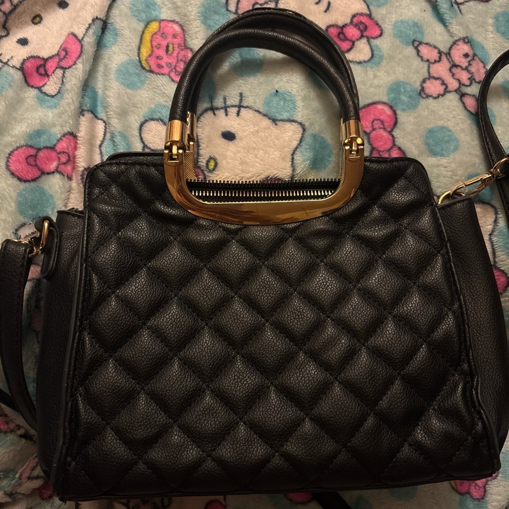 Elegant Black Quilted Handbag
